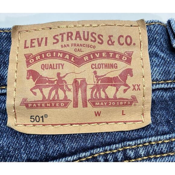 Levi’s 501 Women’s Cut Off Distressed Shorts Waist Size 27 - Picture 5 of 10